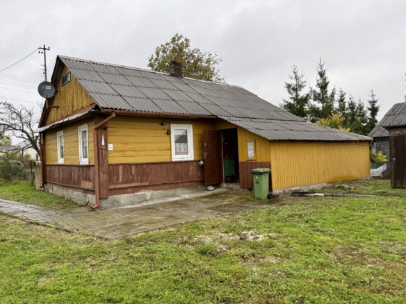 NA SPRZEDAŻ – dom z dużą działką i potencjałem w centrum Jarczowa📍 ul. 3 Maja, Jarczów