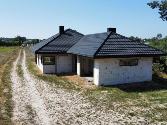 NA SPRZEDAŻ – przestronny dom jednorodzinny w malowniczej lokalizacji 🌿📍 Jeziernia, gm. Tomaszów Lubelski