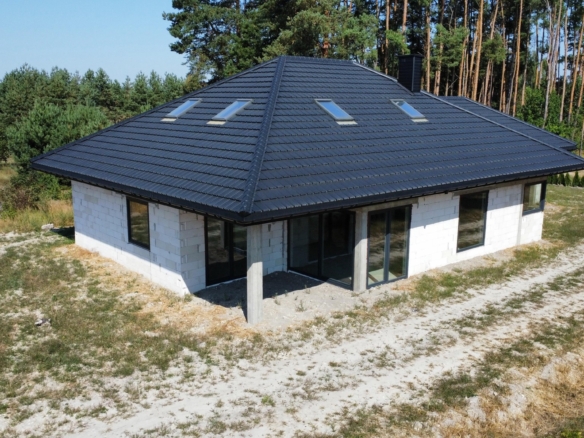 NA SPRZEDAŻ – przestronny dom jednorodzinny w malowniczej lokalizacji 🌿📍 Jeziernia, gm. Tomaszów Lubelski