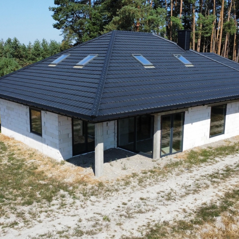 NA SPRZEDAŻ – przestronny dom jednorodzinny w malowniczej lokalizacji 🌿📍 Jeziernia, gm. Tomaszów Lubelski