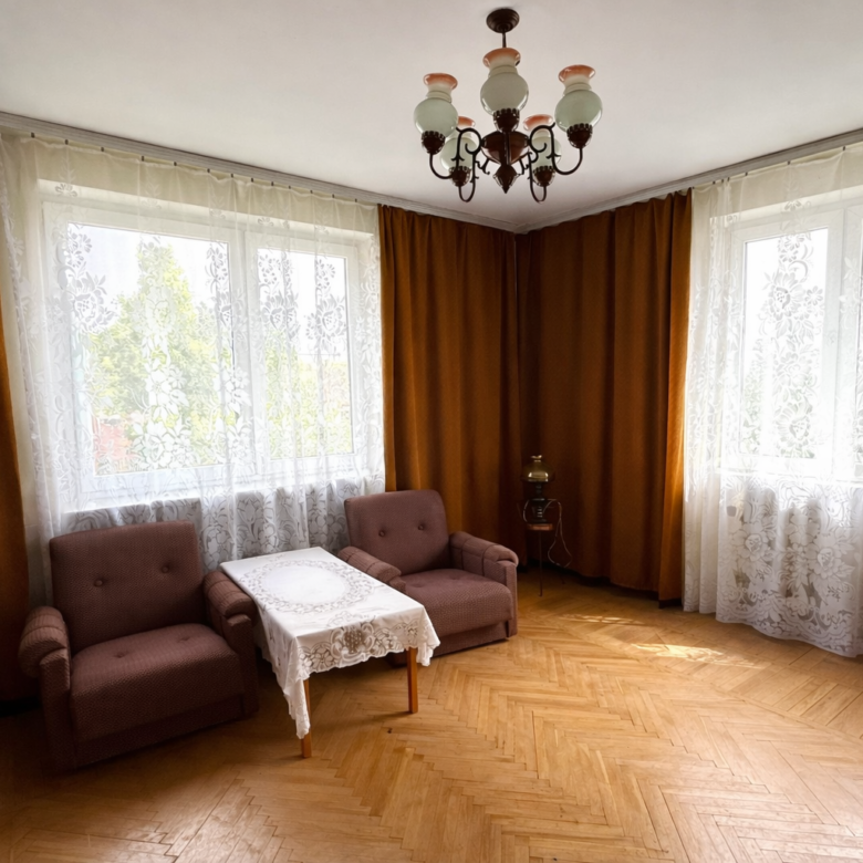 NA SPRZEDAŻ – dom w zabudowie bliźniaczej 120 m² z działką 7 arów | Tomaszów Lubelski📍 ul. Kopernika