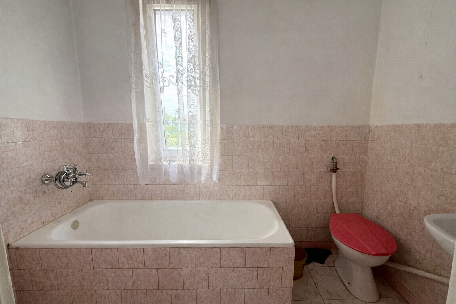 NA SPRZEDAŻ – dom w zabudowie bliźniaczej 120 m² z działką 7 arów | Tomaszów Lubelski📍 ul. Kopernika