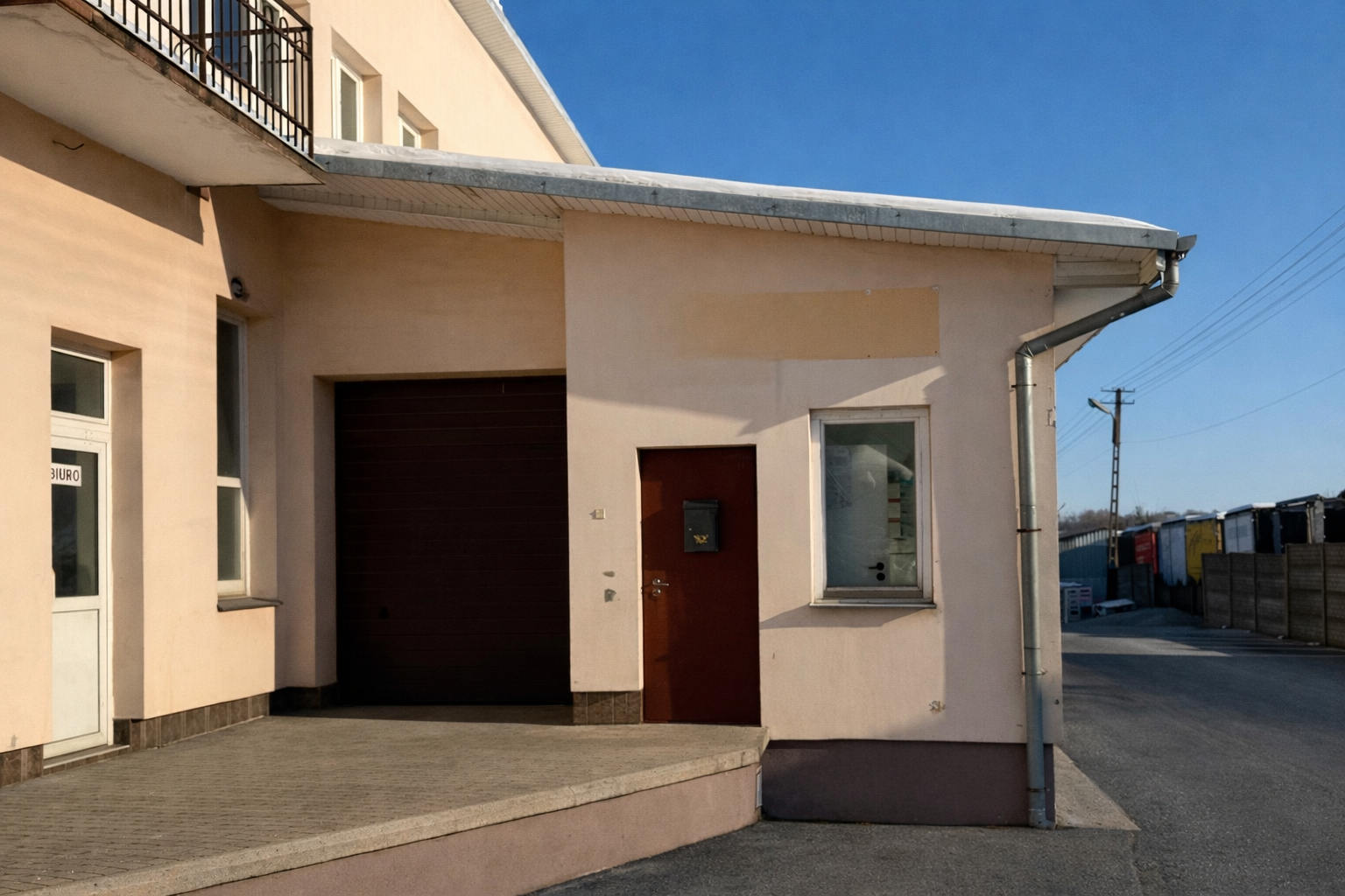 ChatGPT Image 15 kwi 2026, 22_48_23 OGŁOSZENIE SPRZEDAŻY NIERUCHOMOŚCI KOMERCYJNEJ🏭 Na sprzedaż – nieruchomość komercyjna z dużym potencjałem | ul. Rolnicza