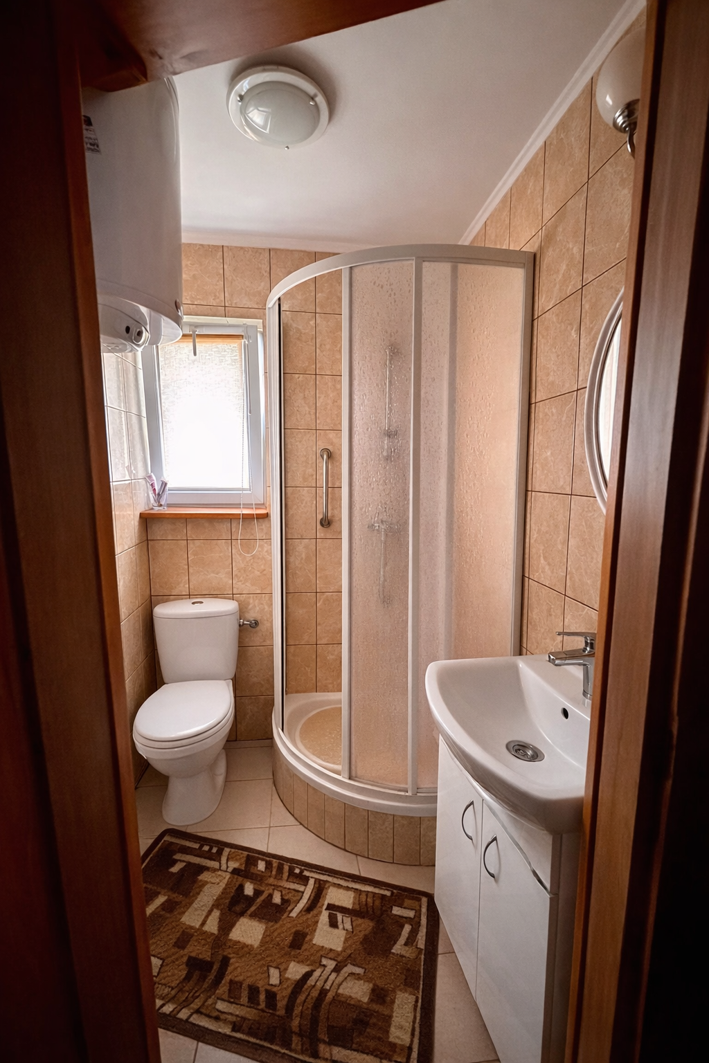 ChatGPT Image 15 kwi 2026, 23_49_16 Wyjątkowa nieruchomość w sercu Roztocza – PaaryDom 75 m² • Działka 60 ar • Budynki gospodarcze • Pełne media • Blisko rzeki Tanew